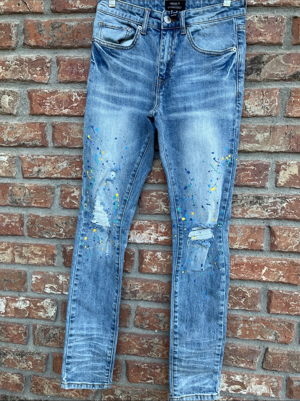FOREVER 21 Women’s Blue Distressed Skinny Jeans with Paint Splatter